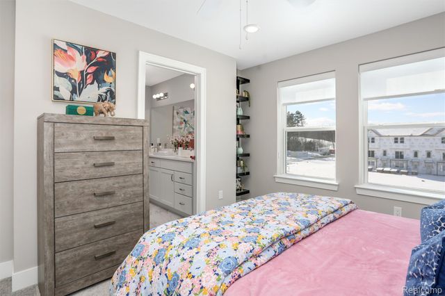 822 Huntley Lane, Troy, MI 48085