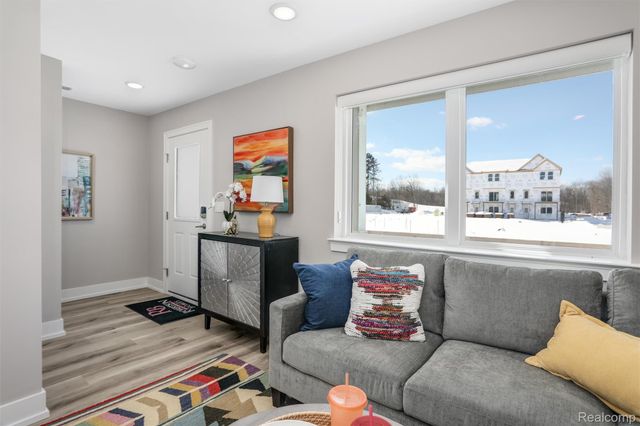 822 Huntley Lane, Troy, MI 48085