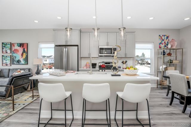 822 Huntley Lane, Troy, MI 48085