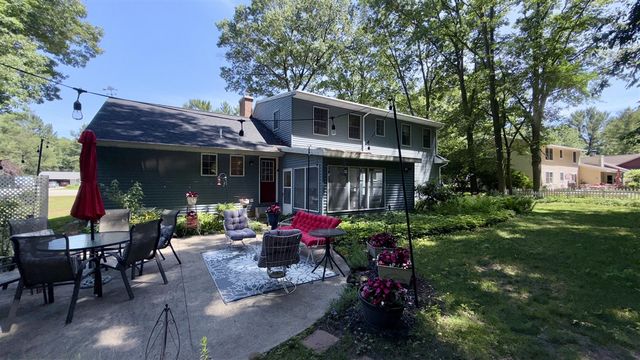 12637 Lakeshore Drive, Grand Haven, MI 49417