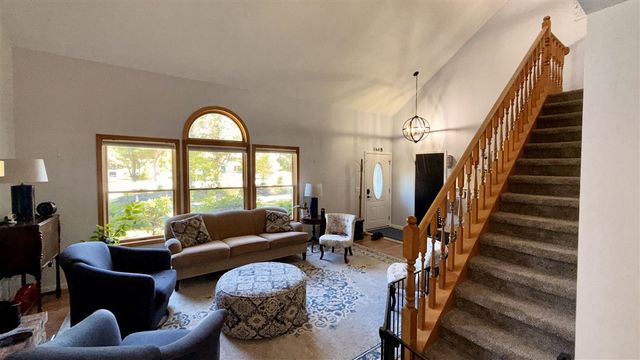 12637 Lakeshore Drive, Grand Haven, MI 49417