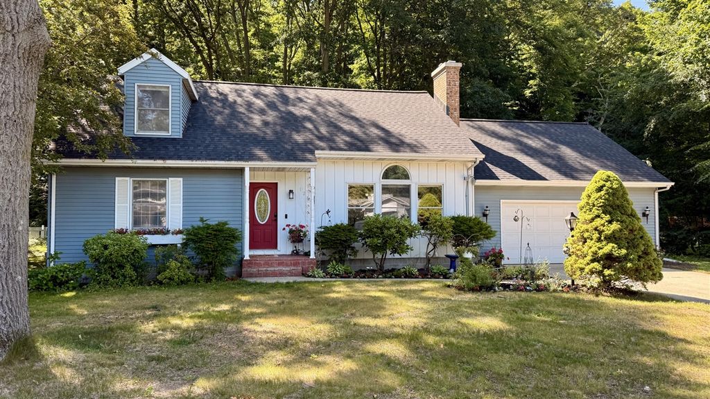 12637 Lakeshore Drive, Grand Haven, MI 49417