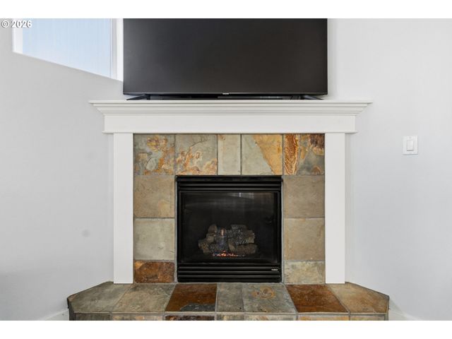 2527 PARK VIEW Dr, Eugene, OR 97408