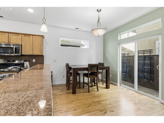 2527 PARK VIEW Dr, Eugene, OR 97408