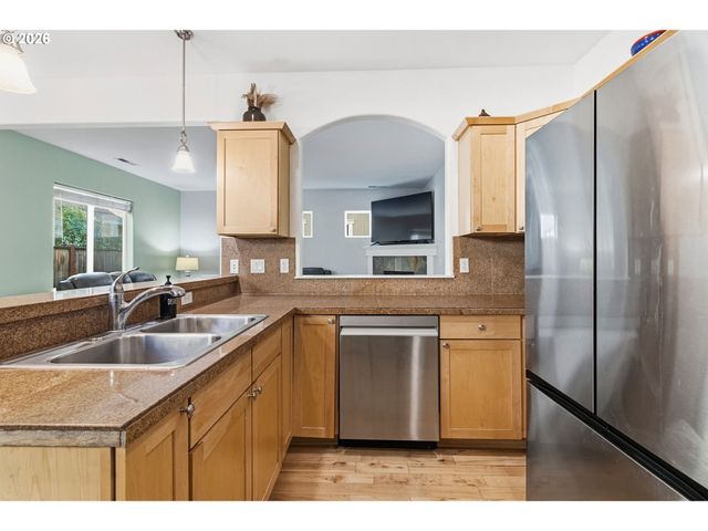 2527 PARK VIEW Dr, Eugene, OR 97408