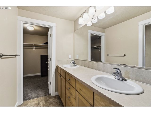 2527 PARK VIEW Dr, Eugene, OR 97408