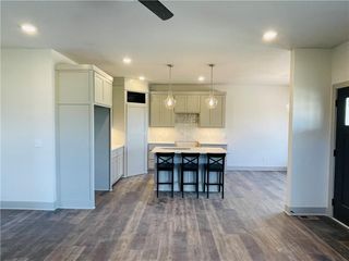 1001 S Riverview Avenue S, Independence, MO 64056