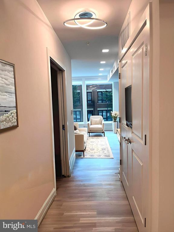 701 N HENRY ST #204, Alexandria, VA 22314