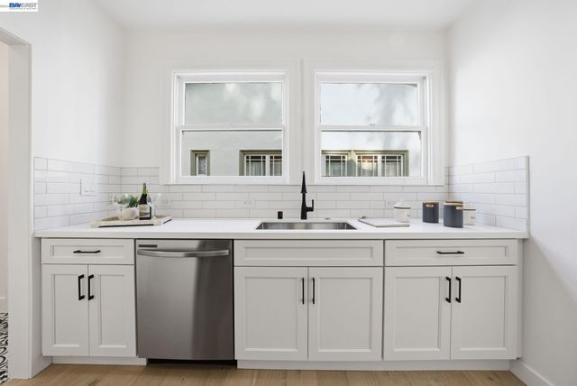 661 Brookwood Pl, Oakland, CA 94610