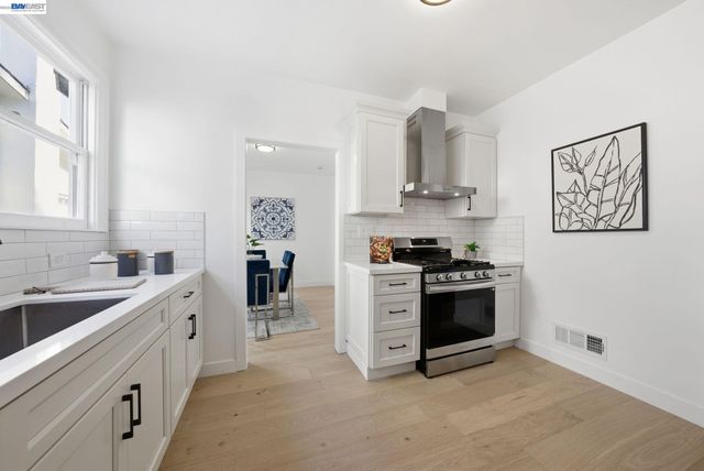 661 Brookwood Pl, Oakland, CA 94610