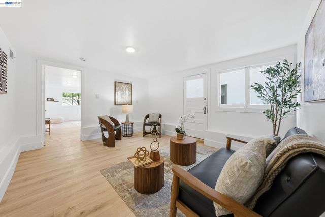 661 Brookwood Pl, Oakland, CA 94610