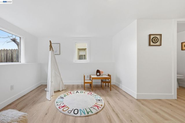 661 Brookwood Pl, Oakland, CA 94610