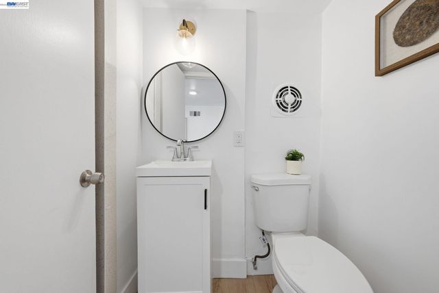 661 Brookwood Pl, Oakland, CA 94610