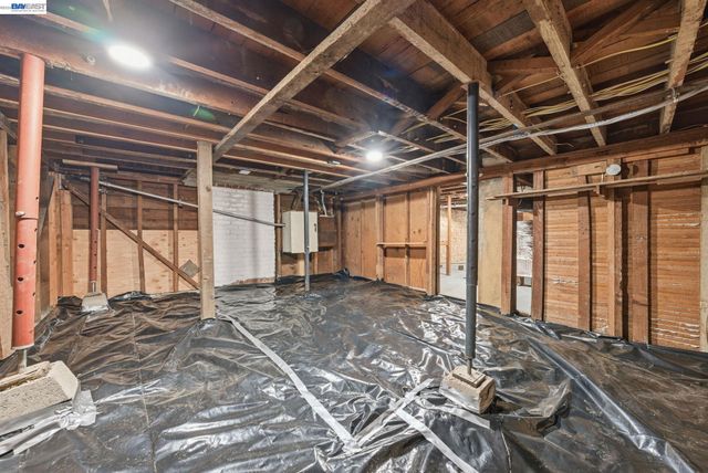 661 Brookwood Pl, Oakland, CA 94610