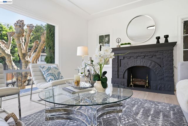 661 Brookwood Pl, Oakland, CA 94610