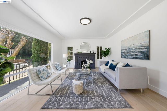 661 Brookwood Pl, Oakland, CA 94610