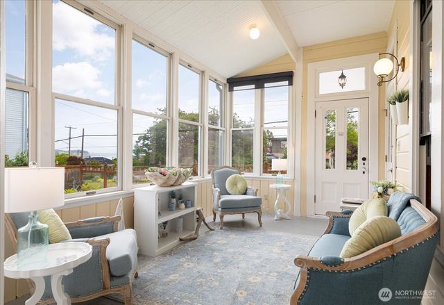 702 N Main Street, Coupeville, WA 98239