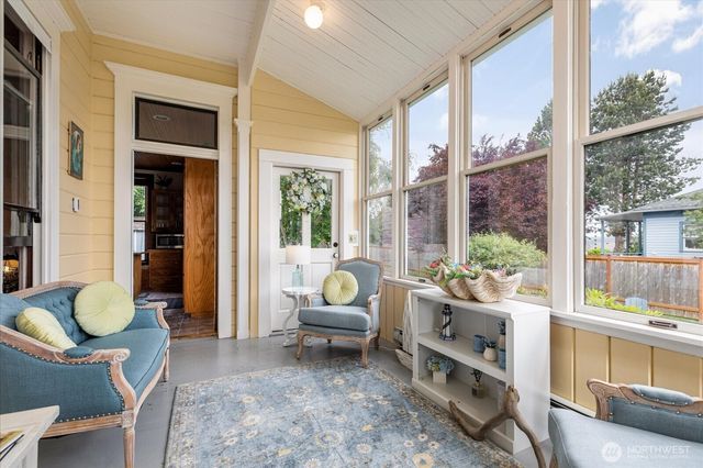 702 N Main Street, Coupeville, WA 98239