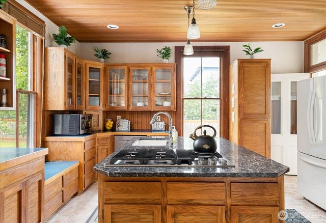 702 N Main Street, Coupeville, WA 98239