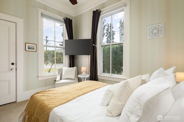 702 N Main Street, Coupeville, WA 98239