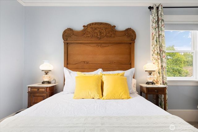 702 N Main Street, Coupeville, WA 98239