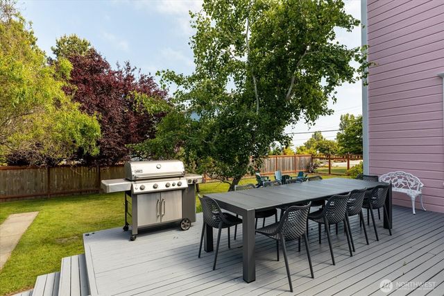 702 N Main Street, Coupeville, WA 98239