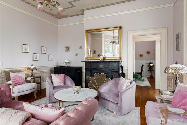 702 N Main Street, Coupeville, WA 98239