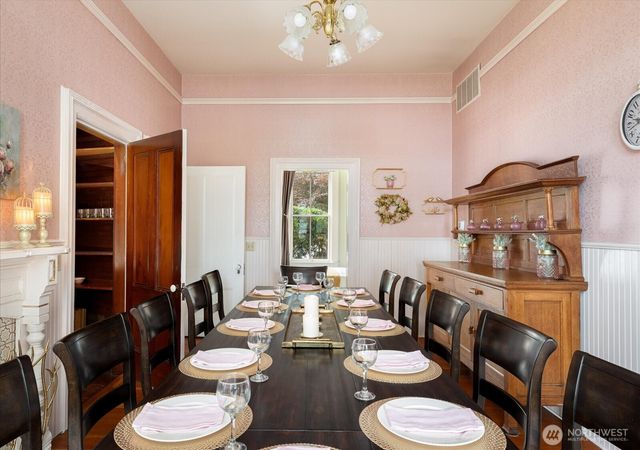 702 N Main Street, Coupeville, WA 98239