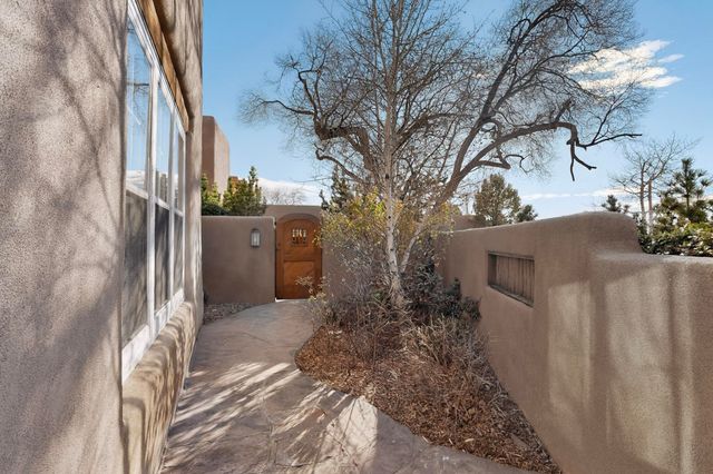 334 Otero 14-2, Santa Fe, NM 87501