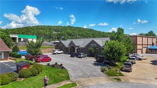 2894 N McKee Circle, Fayetteville, AR 72703