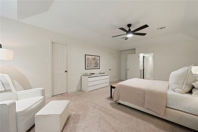 2002 Pinewood Drive, Bryan, TX 77807