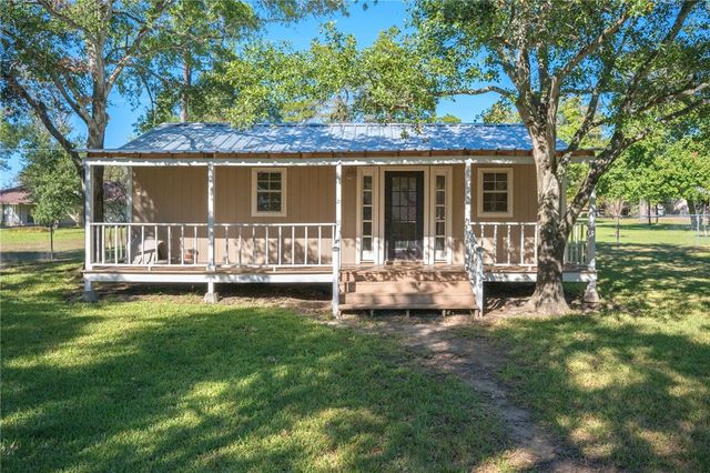 2002 Pinewood Drive, Bryan, TX 77807