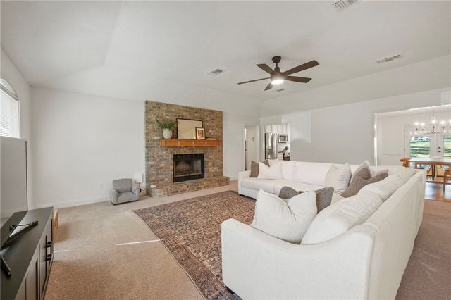 2002 Pinewood Drive, Bryan, TX 77807