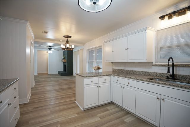 1802 Windlea Drive, Euless, TX 76040