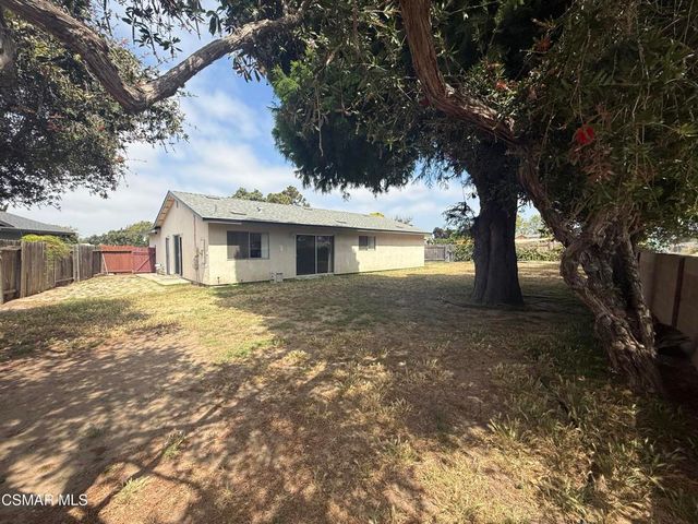 1045 Evanston Place, Oxnard, CA 93033
