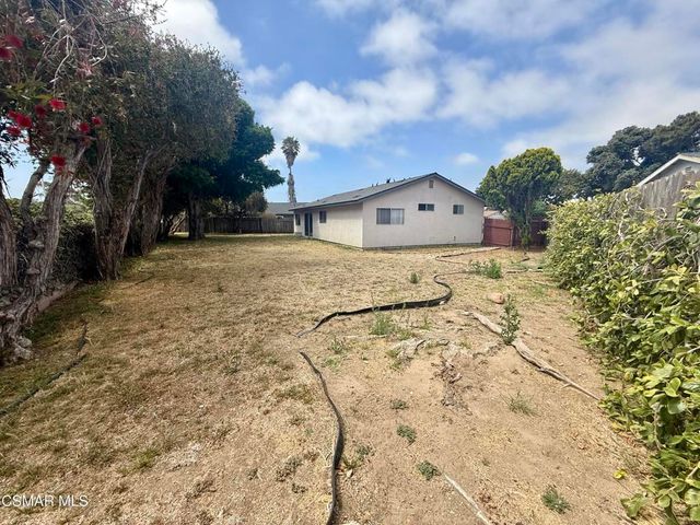 1045 Evanston Place, Oxnard, CA 93033