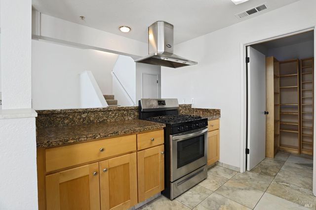 219 SEA CREST Cir, Vallejo, CA 94590