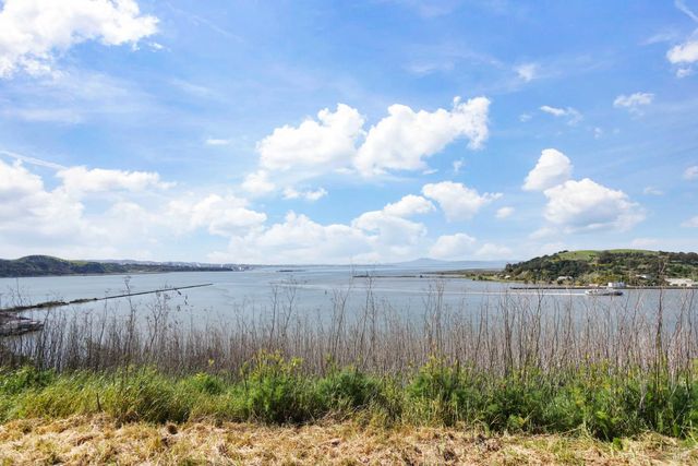 219 SEA CREST Cir, Vallejo, CA 94590