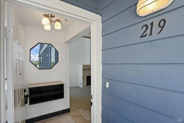 219 SEA CREST Cir, Vallejo, CA 94590