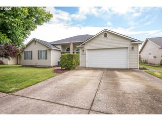 2350 JATHOM Ln, Longview, WA 98632