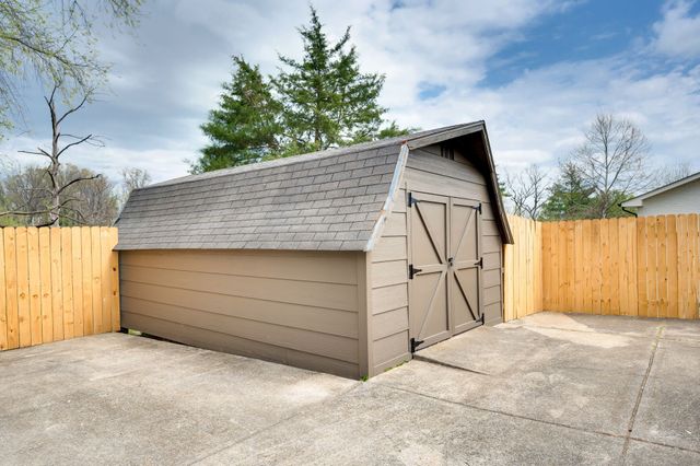 304 Leo Ct, Nashville, TN 37211