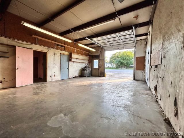 1745 W Hensley, Bartlesville, OK 74003