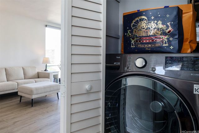 1617 Keeaumoku Street 1401, Honolulu, HI 96822