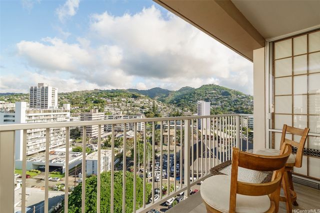 1617 Keeaumoku Street 1401, Honolulu, HI 96822