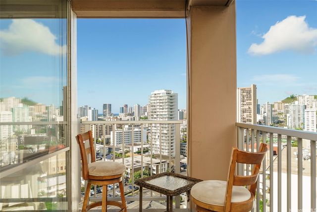 1617 Keeaumoku Street 1401, Honolulu, HI 96822