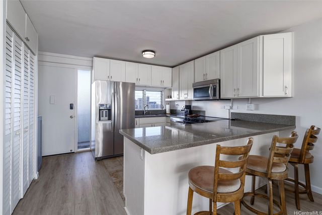 1617 Keeaumoku Street 1401, Honolulu, HI 96822