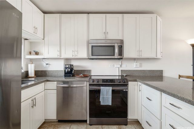 1617 Keeaumoku Street 1401, Honolulu, HI 96822