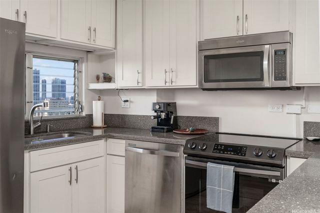 1617 Keeaumoku Street 1401, Honolulu, HI 96822