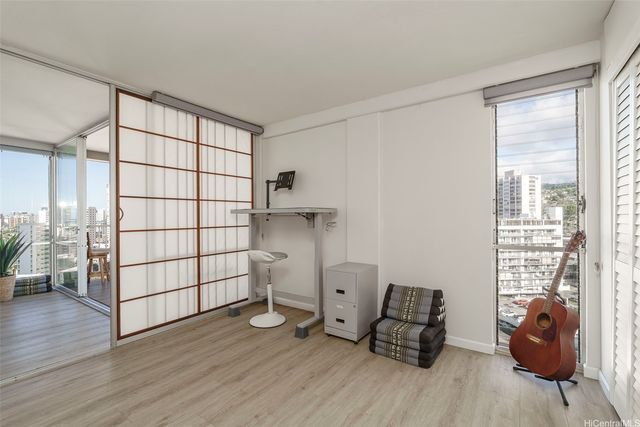 1617 Keeaumoku Street 1401, Honolulu, HI 96822