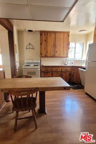 21427 Dumetz Road, Los Angeles, CA 91364